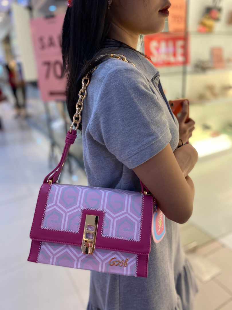 shoulder bag