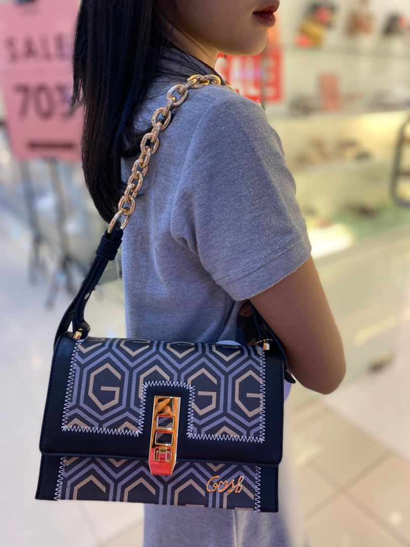 shoulder bag